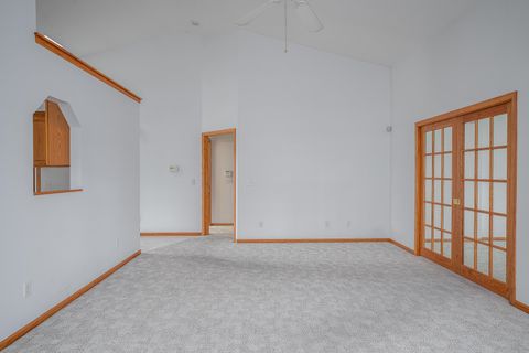 Tiny photo for 5200 Villa Drive #29, Davenport, IA 52806 (MLS # 100000332)