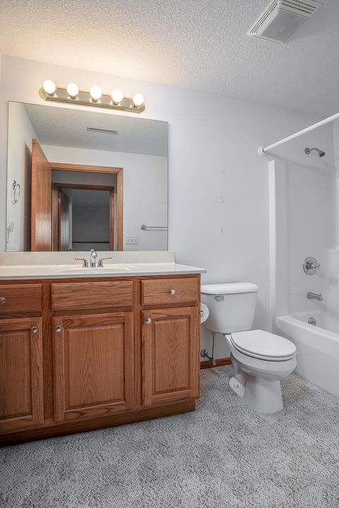 Tiny photo for 5200 Villa Drive #29, Davenport, IA 52806 (MLS # 100000332)