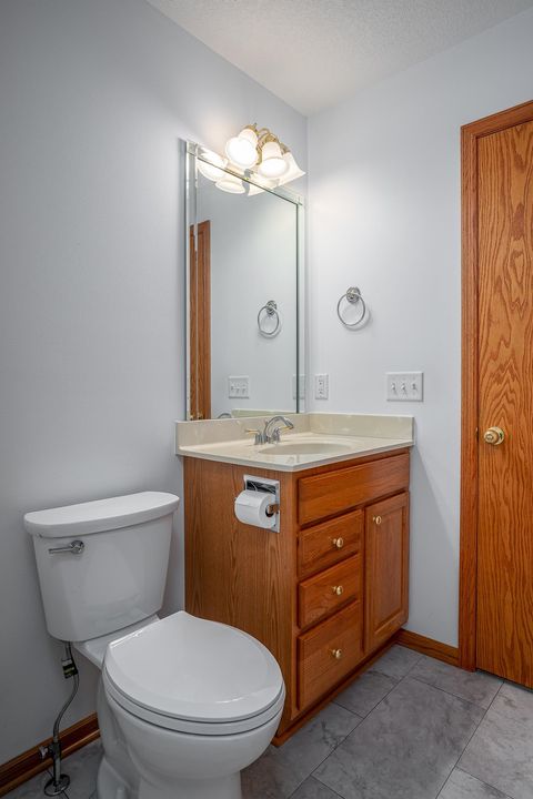 Tiny photo for 5200 Villa Drive #29, Davenport, IA 52806 (MLS # 100000332)