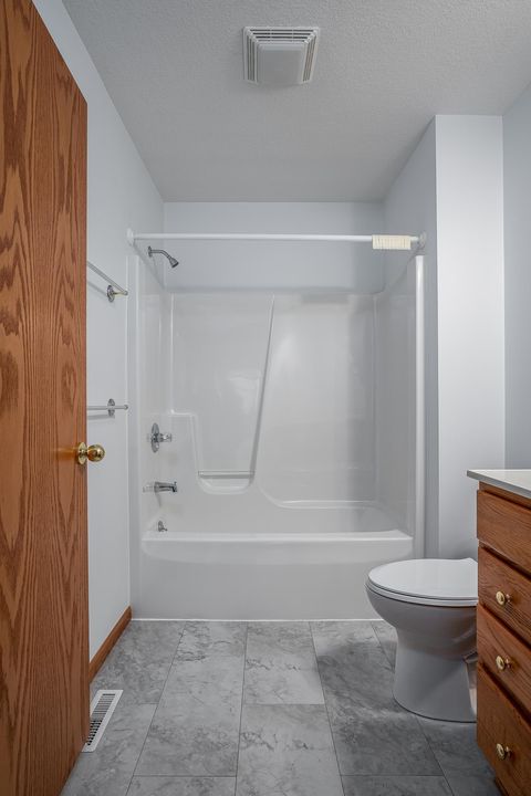 Tiny photo for 5200 Villa Drive #29, Davenport, IA 52806 (MLS # 100000332)