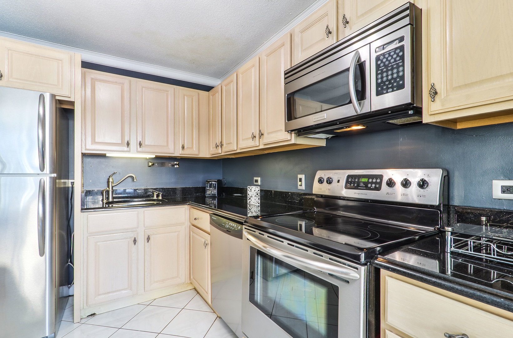 405 N WABASH Avenue 913