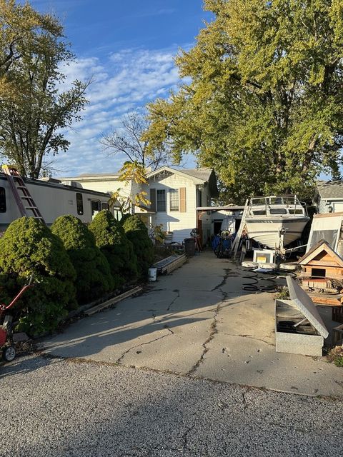 Tiny photo for 25174 W Claridan Avenue, Antioch, IL 60002 (MLS # 12500193)