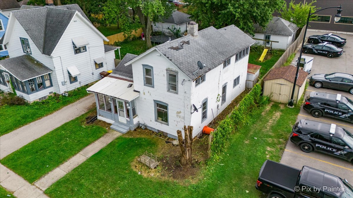 206 W Blackman Street