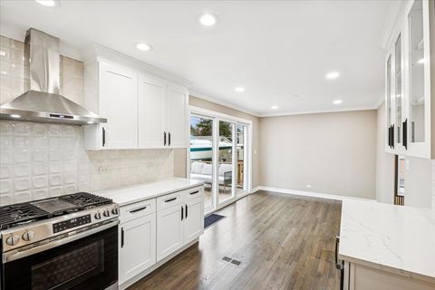 Tiny photo for 1623 Manchester Avenue, Westchester, IL 60154 (MLS # 12525123)