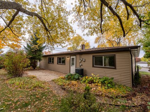 Tiny photo for 418 Tanglewood Drive, Streamwood, IL 60107 (MLS # 12505865)