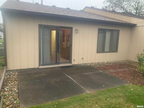 Tiny photo for 4237 26TH Avenue #1, Moline, IL 61265 (MLS # QC4268681)