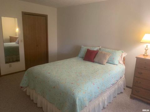 Tiny photo for 4237 26TH Avenue #1, Moline, IL 61265 (MLS # QC4268681)