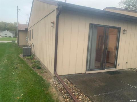 Tiny photo for 4237 26TH Avenue #1, Moline, IL 61265 (MLS # QC4268681)