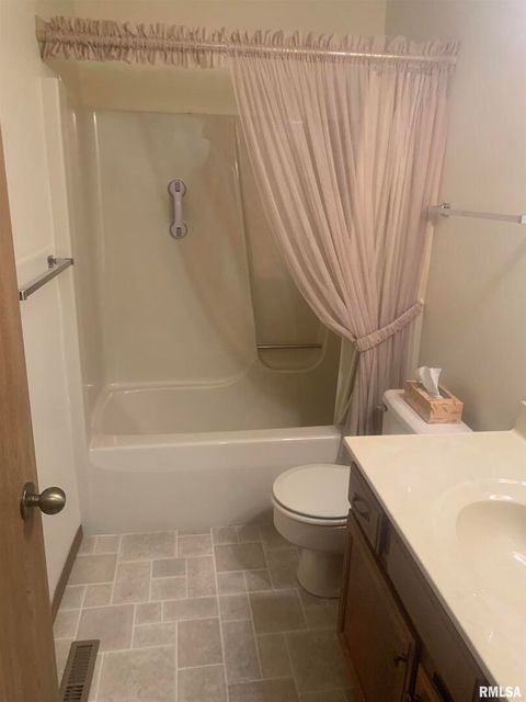 Tiny photo for 4237 26TH Avenue #1, Moline, IL 61265 (MLS # QC4268681)