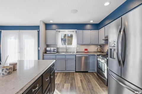 Tiny photo for 3880 TANGLEFOOT Court, Bettendorf, IA 52722 (MLS # QC4270079)