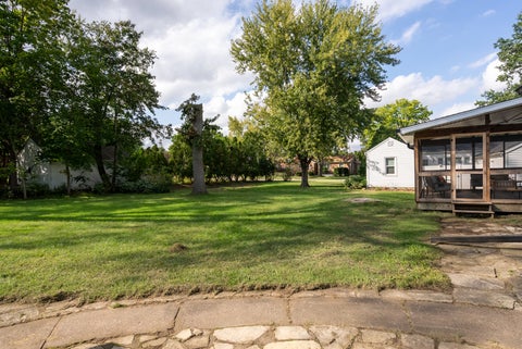 Tiny photo for 1606 Coffelt Avenue, Davenport, IA 52803 (MLS # 12764930)
