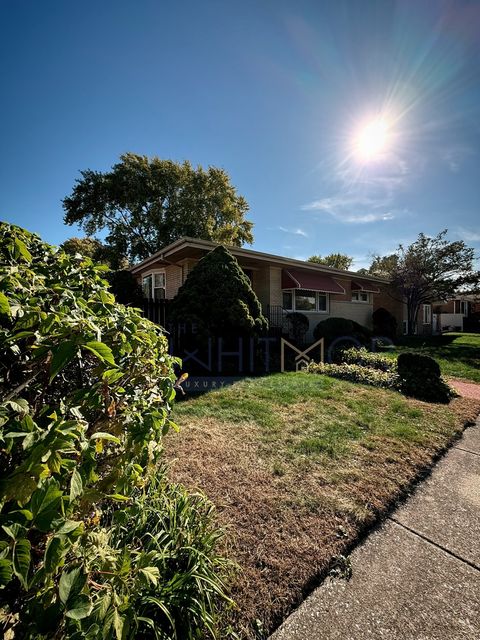 Tiny photo for 15201 Sunset Drive, Dolton, IL 60419 (MLS # 12549494)