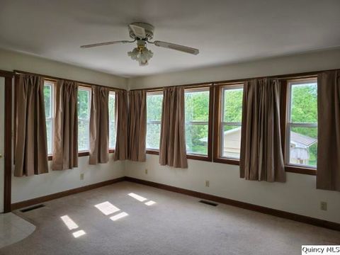 Tiny photo for 722 Wabash Avenue, Carthage, IL 62321 (MLS # 12363649)