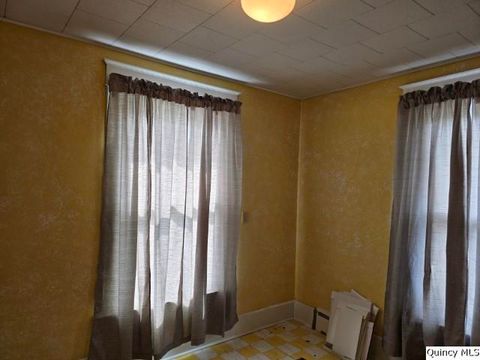 Tiny photo for 722 Wabash Avenue, Carthage, IL 62321 (MLS # 12363649)