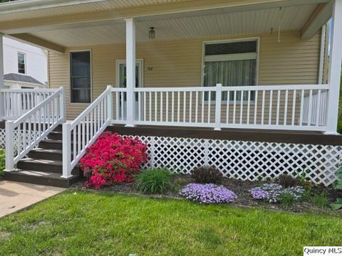 Tiny photo for 722 Wabash Avenue, Carthage, IL 62321 (MLS # 12363649)