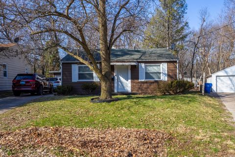 Tiny photo for 1103 37th St Ct, Moline, IL 61265 (MLS # 12606562)