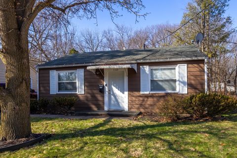 Tiny photo for 1103 37th St Ct, Moline, IL 61265 (MLS # 12606562)