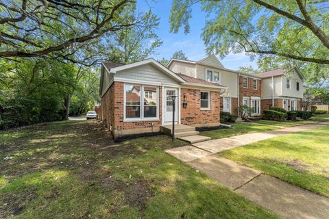 Photo of 2056 Essex Court, Streamwood, IL 60107 (MLS # 12462639)