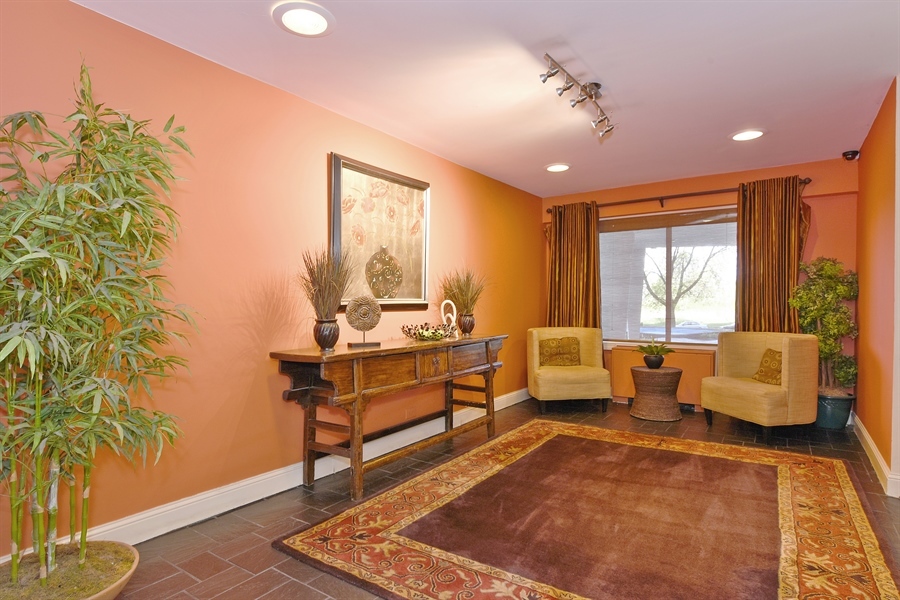 7033 N Kedzie Avenue 701