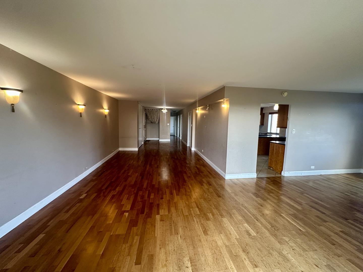 7033 N Kedzie Avenue 701