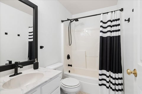 Tiny photo for 140 Station Park Circle, Grayslake, IL 60030 (MLS # 12695607)