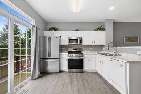 Tiny photo for 140 Station Park Circle, Grayslake, IL 60030 (MLS # 12695607)