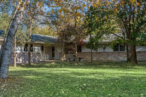 Tiny photo for 14 W Surrey Lane, Barrington Hills, IL 60010 (MLS # 12501456)