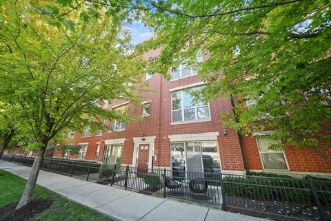 Photo of 317 E 25th Street #3E, Chicago, IL 60616 (MLS # 12571252)