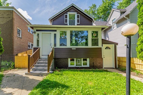 Tiny photo for 1914 Foster Street, Evanston, IL 60201 (MLS # 12772872)