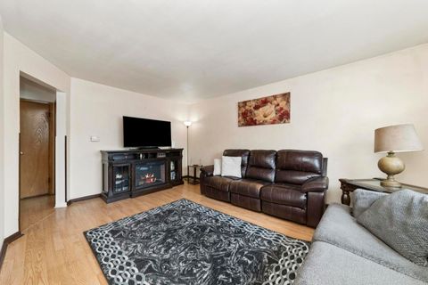 Tiny photo for 4332 Hirschberg Avenue, Schiller Park, IL 60176 (MLS # 12574015)