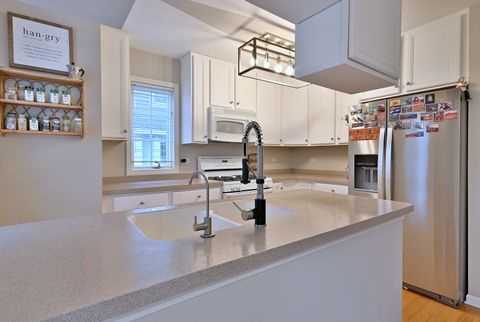 Tiny photo for 1016 N Glenview Court, Palatine, IL 60067 (MLS # 12588293)