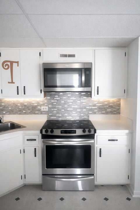 Tiny photo for 1050 Holbrook Road #I, Homewood, IL 60430 (MLS # 12598796)