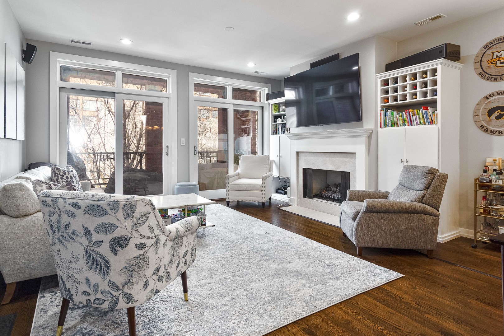 675 N PEORIA Street 3N