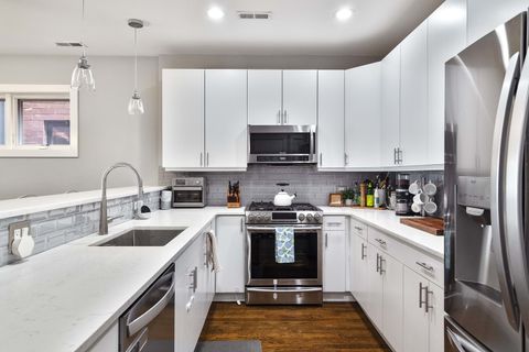 Tiny photo for 675 N PEORIA Street #3N, Chicago, IL 60642 (MLS # 12616466)