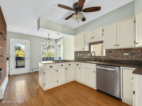 Tiny photo for 531 Bonnie Brae Road, Hinsdale, IL 60521 (MLS # 12500583)