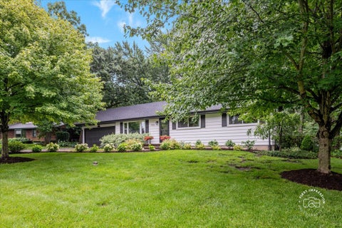 Photo of 27W755 Robin Lane, West Chicago, IL 60185 (MLS # 12670559)