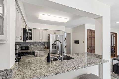 Tiny photo for 36143 N Springbrook Lane, Gurnee, IL 60031 (MLS # 12561447)