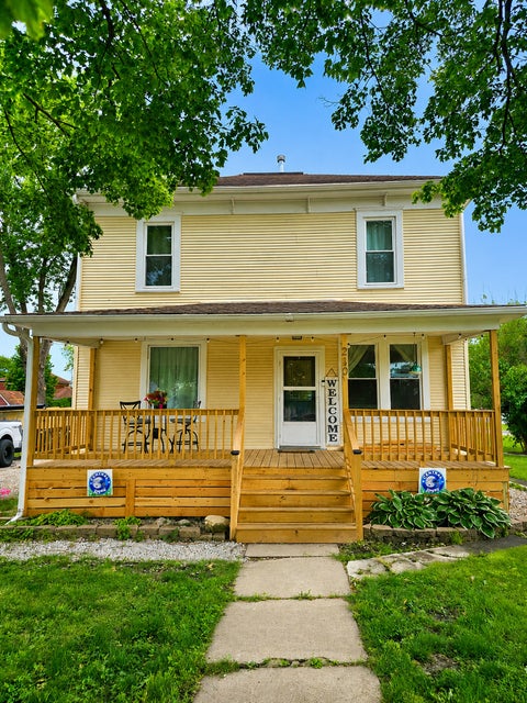 Tiny photo for 210 E 6th Avenue, Clifton, IL 60927 (MLS # 12652034)
