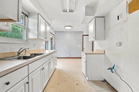 Tiny photo for 145 Shawnee Drive, Carol Stream, IL 60188 (MLS # 12768089)