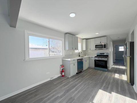 Tiny photo for 11410 S LOOMIS Street, Chicago, IL 60643 (MLS # 12558169)