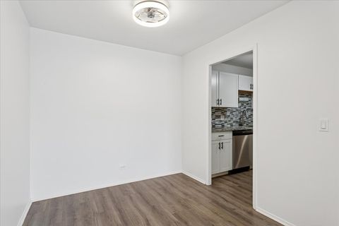 Tiny photo for 720 Wellington Avenue #113, Elk Grove Village, IL 60007 (MLS # 12547072)