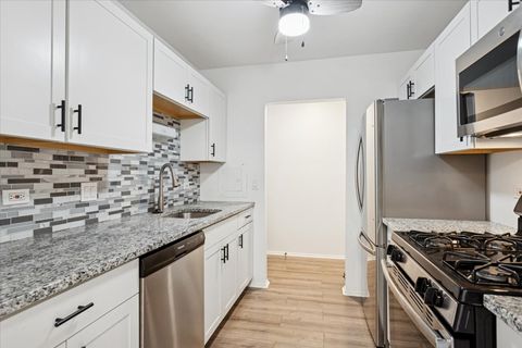 Tiny photo for 720 Wellington Avenue #113, Elk Grove Village, IL 60007 (MLS # 12547072)