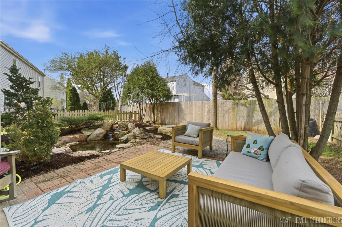 620 GREEN MEADOW Lane