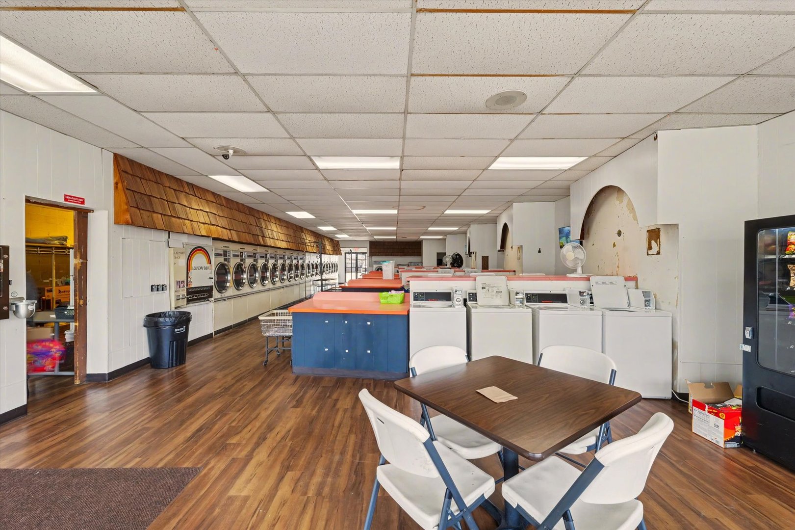 1205 S Mattis Avenue