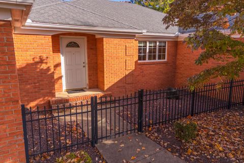 Tiny photo for 2103 Hedgewood Drive, Bloomington, IL 61704 (MLS # 12490207)