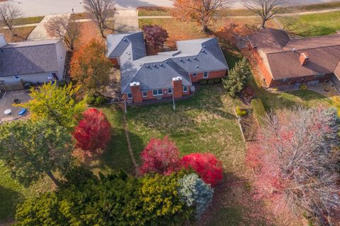 Tiny photo for 2103 Hedgewood Drive, Bloomington, IL 61704 (MLS # 12490207)