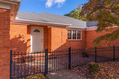 Tiny photo for 2103 Hedgewood Drive, Bloomington, IL 61704 (MLS # 12490207)