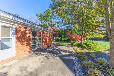 Tiny photo for 2103 Hedgewood Drive, Bloomington, IL 61704 (MLS # 12490207)