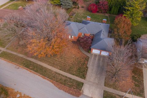 Tiny photo for 2103 Hedgewood Drive, Bloomington, IL 61704 (MLS # 12490207)