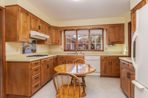 Tiny photo for 2103 Hedgewood Drive, Bloomington, IL 61704 (MLS # 12490207)